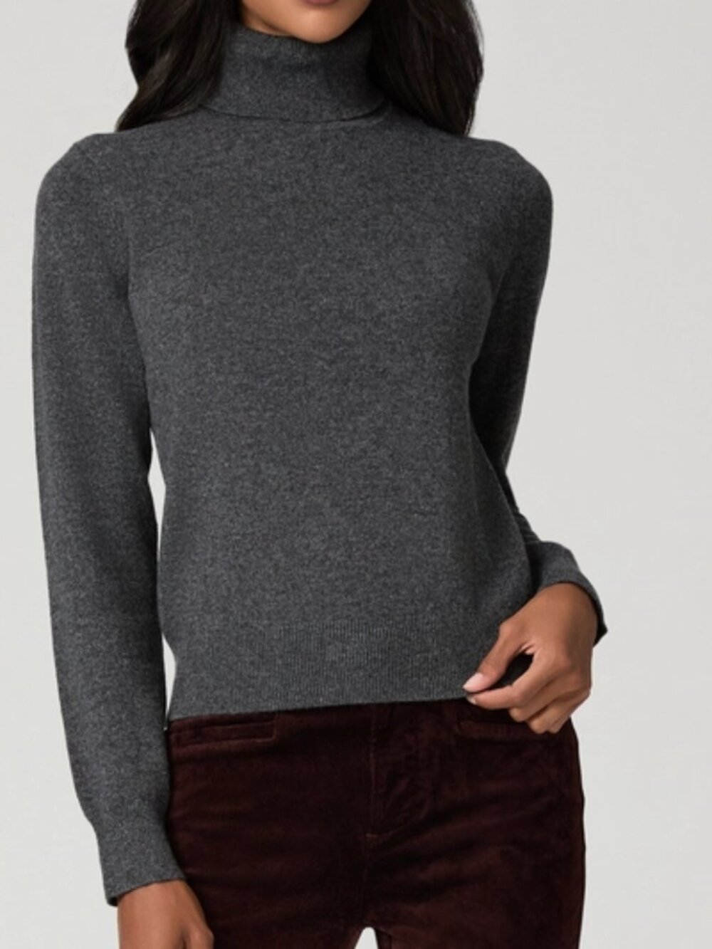 FRAME Cashmere Turtleneck Sweater in Charcoal Gray